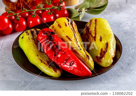 Grilled green and red bell pepper Grilled green and red bell pepper 138062202