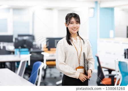 A woman with a laptop 138063268