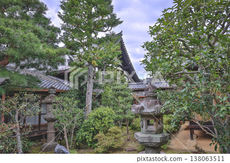 Vibrant Chishakuin Temple Garden During Colorful Fall Season Kyoto Nov 28 2025 Vibrant Chishakuin Temple Garden During Colorful Fall Season Kyoto Nov 28 2025 138063511