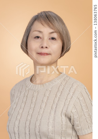 老年女性的髮型 138063765