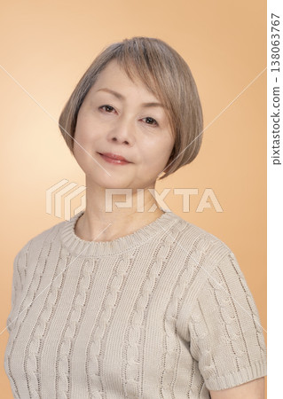 老年女性的髮型 138063767