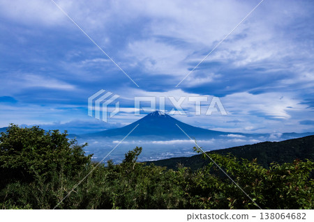 Mount Fuji as seen from Yamabushi Pass on a summer morning Mount Fuji as seen from Yamabushi Pass on a summer morning 138064682