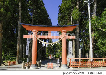 Red Torii of Kushibiki Hachiman Shrine Red Torii of Kushibiki Hachiman Shrine 138066603