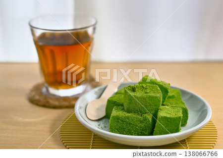 Delicious-looking matcha warabi mochi 138066766