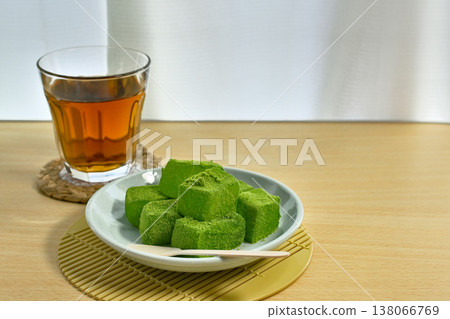 看起來很美味的抹茶蕨餅 138066769