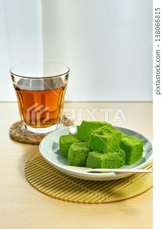 看起來很美味的抹茶蕨餅 看起來很美味的抹茶蕨餅 138066815