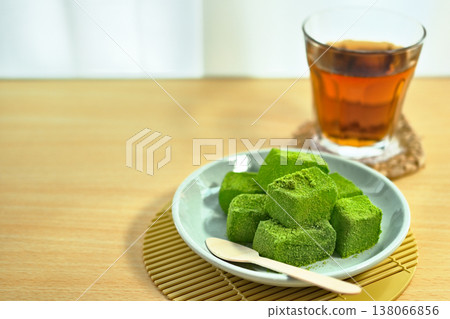 看起來很美味的抹茶蕨餅 看起來很美味的抹茶蕨餅 138066856