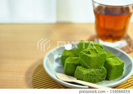看起來很美味的抹茶蕨餅 看起來很美味的抹茶蕨餅 138066859