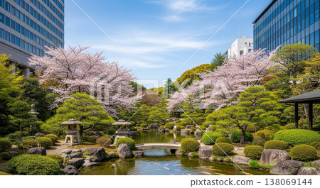 櫻花盛開，日式花園掩映在摩天大樓之間 138069144