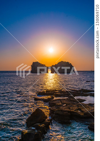南紀白濱圓月島的日落景色 南紀白濱圓月島的日落景色 138069710