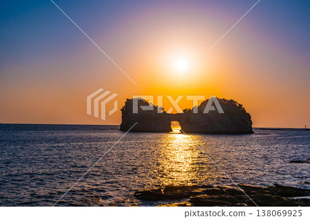 南紀白濱圓月島的日落景色 南紀白濱圓月島的日落景色 138069925