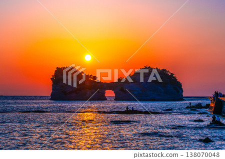 Sunset over Engetsu Island in Nanki Shirahama Sunset over Engetsu Island in Nanki Shirahama 138070048