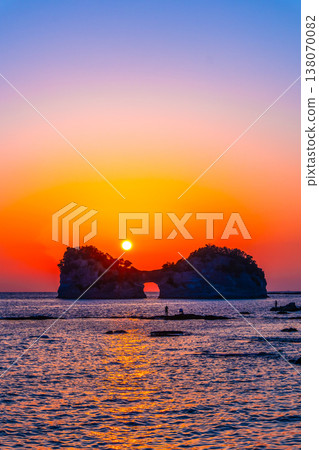 Sunset over Engetsu Island in Nanki Shirahama Sunset over Engetsu Island in Nanki Shirahama 138070082