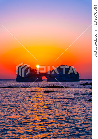 南紀白濱的圓月島日落美景 南紀白濱的圓月島日落美景 138070084