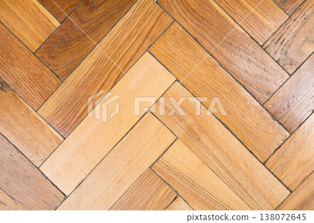 The floor is made of heterogeneous oak parquet. The floor is made of heterogeneous oak parquet. 138072645