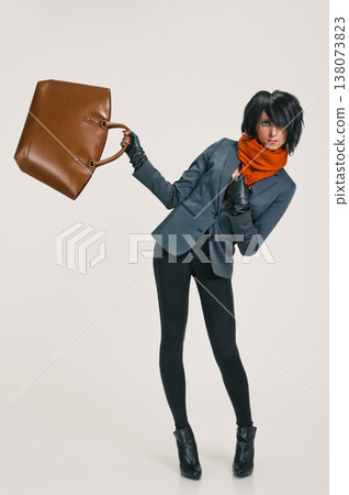 Fashion lady equilibrations with bag Fashion lady equilibrations with bag 138073823