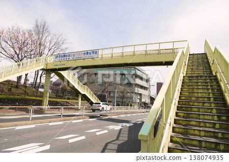 Scenery of a pedestrian overpass Scenery of a pedestrian overpass 138074935