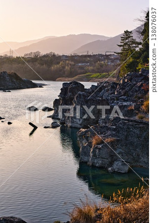 [Minoda no Fuchi] Yoshino River (Higashimiyoshi Town, Tokushima Prefecture) 138076037