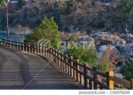 [Minoda no Fuchi] Yoshino River (Higashimiyoshi Town, Tokushima Prefecture) 138076080