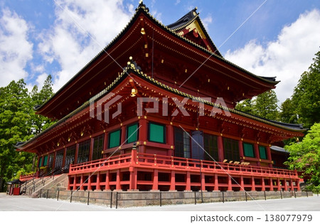 日光山輪王寺的三佛堂在藍天的映襯下格外醒目。 日光山輪王寺的三佛堂在藍天的映襯下格外醒目。 138077979