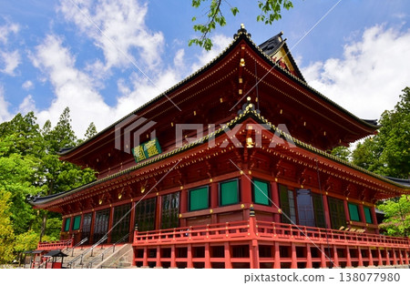 日光山輪王寺的三佛堂在藍天的映襯下格外醒目。 日光山輪王寺的三佛堂在藍天的映襯下格外醒目。 138077980
