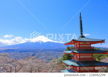 山梨縣,荒倉山淺間神社,忠實塔,富士山和櫻花,2025年春季 山梨縣,荒倉山淺間神社,忠實塔,富士山和櫻花,2025年春季 138082299