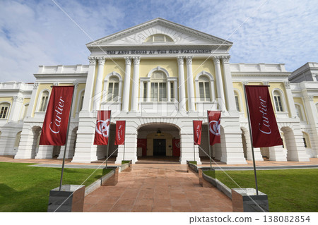 Building view of the Arts House at the Old Parliament House, Singapore, built in 1827, it is the oldest government building. Building view of the Arts House at the Old Parliament House, Singapore, built in 1827, it is the oldest government building. 138082854