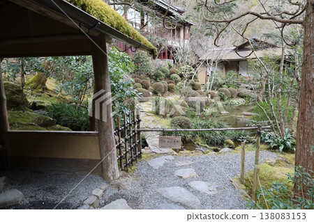 京都市大原市邪光院的庭院景色。 京都市大原市邪光院的庭院景色。 138083153