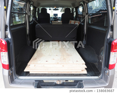 一款載貨能力極佳的商用貨車。 138083687