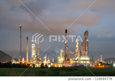 Oil Refinery Plant at Twilight in Bang Lamung, Chonburi 138084776