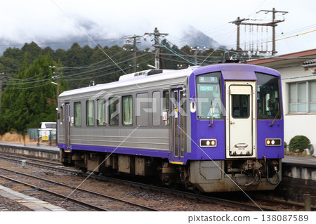 [V] 關西本線 紀波 120 型（非電氣化區間：龜山⇔加茂） 138087589