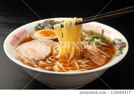 醬油拉麵 138089417