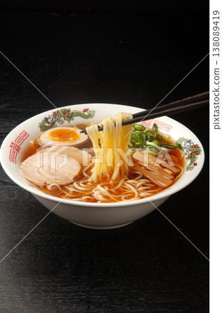 醬油拉麵 138089419