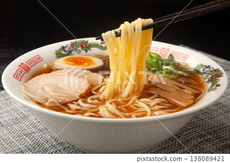 醬油拉麵 138089421