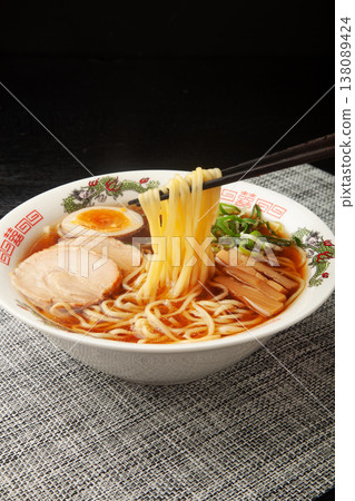 醬油拉麵 138089424