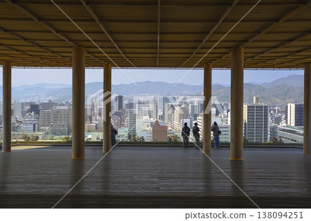 從摺紙鶴塔觀景台上眺望廣島市景 從摺紙鶴塔觀景台上眺望廣島市景 138094251