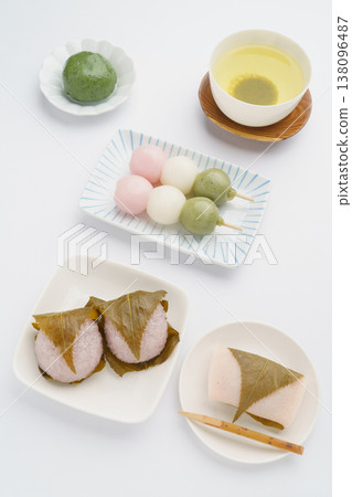 Springtime Japanese sweets imagery | Sakura mochi, Sanshoku dango (hanami dango), Kusa mochi and green tea Springtime Japanese sweets imagery | Sakura mochi, Sanshoku dango (hanami dango), Kusa mochi and green tea 138096487