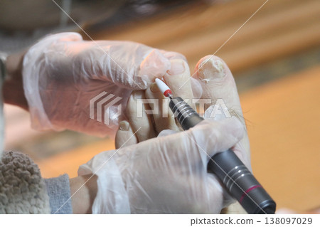 How to take care of your nails 138097029