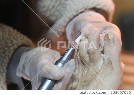 How to take care of your nails 138097030