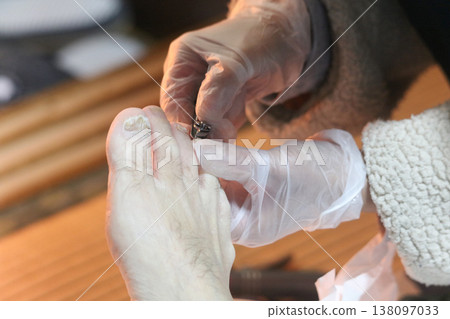 How to take care of your nails 138097033