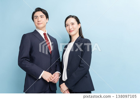 Smiling businessmen and women 138097105
