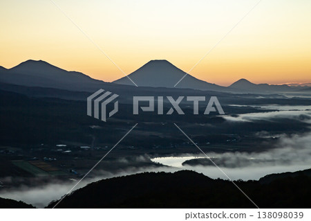 Mount Yotei at sunrise - a breathtaking sight Mount Yotei at sunrise - a breathtaking sight 138098039