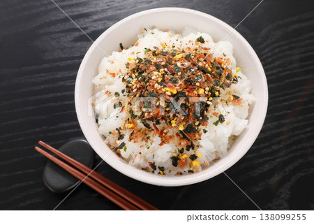 Sprinkle rice Sprinkle rice 138099255