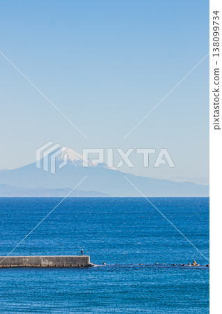 A view of Mt. Fuji from around Omaezaki Port in Omaezaki City (Shizuoka Prefecture) A view of Mt. Fuji from around Omaezaki Port in Omaezaki City (Shizuoka Prefecture) 138099734