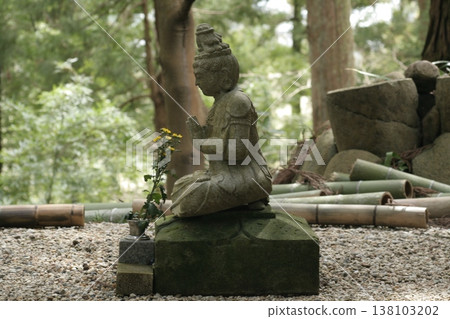 A Kannon statue to pray to 138103202