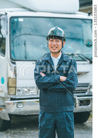 卡車司機裝卸工作 卡車司機裝卸工作 138103865