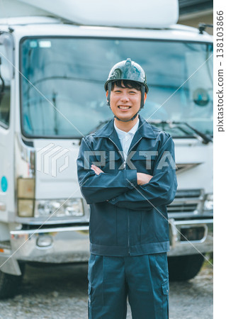 卡車司機裝卸工作 卡車司機裝卸工作 138103866