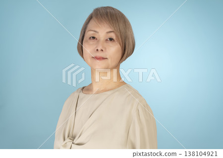 老年女性的髮型 138104921