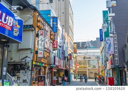 東京武藏堺站北口,從跳街方嚮往車站走。 東京武藏堺站北口,從跳街方嚮往車站走。 138105620