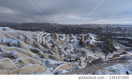 土耳其卡帕多奇亞的雪景 138107800